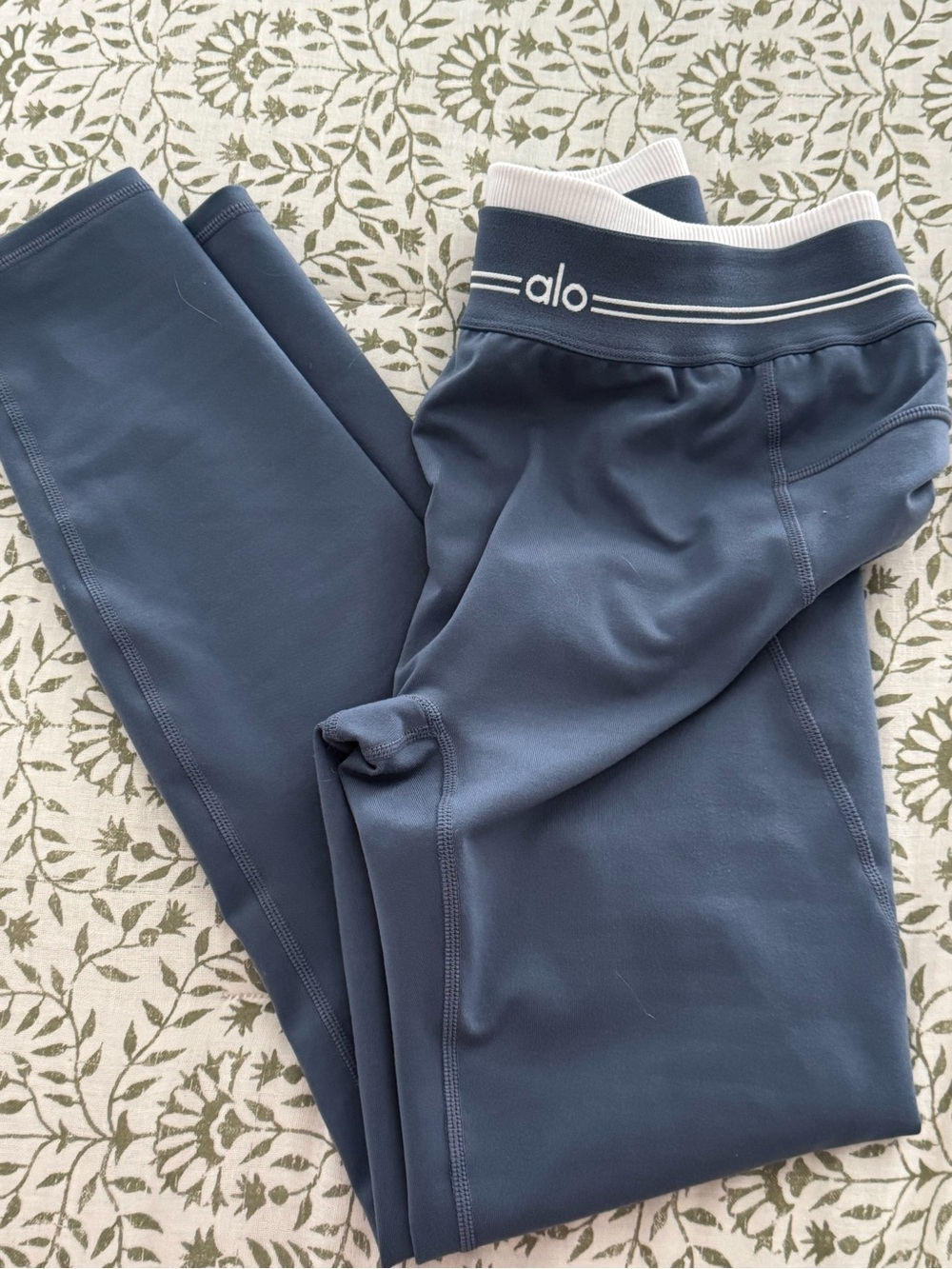 ALO Yoga Womens’s Navy Leggings with Contrast White Waistband